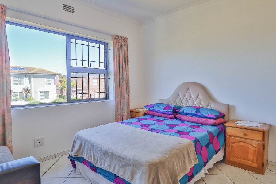 6 Bedroom Property for Sale in Myburgh Park Western Cape